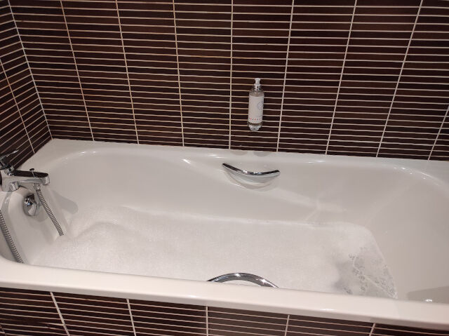 A nice perk for a lucky DevRel: a bath in the room
